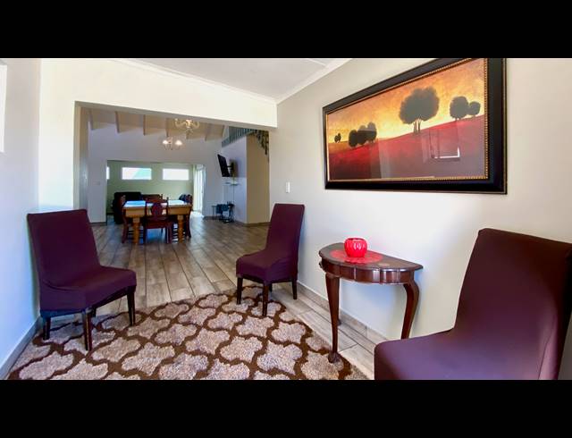 3 BEDROOM HOUSE FOR SALE IN GOLDEN MILE